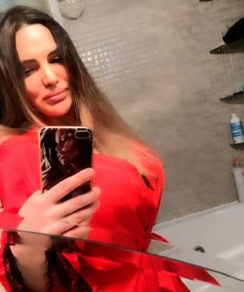 Я истинная элита, готовая исполнить все твои фантазии. 🌟💫
У меня ты найдешь чувственные массажи, экзотическое стриптиз-шоу, романтический горячий секс или даже BDSM-игры. Что бы ты ни искал, в Москве я сделаю все возможное, чтобы ты получил незабываемый опыт наших встреч. 🔥😉
Мои фото гарантируют, что я абсолютно реальная и такая сексуальная, как на них. 😍 У меня есть множество положительных отзывов, которые подтверждают мою профессиональность и уровень обслуживания. Отдаю всю себя, чтобы удовлетворить тебя полностью. 💕
Так что, если ты хочешь испытать настоящее блаженство и уйти от повседневной рутины, просто свяжись со мной. Я живу в Москве и жду возможности с тобой встретиться. Буду с нетерпением ожидать! 😘🌹 Ярослава